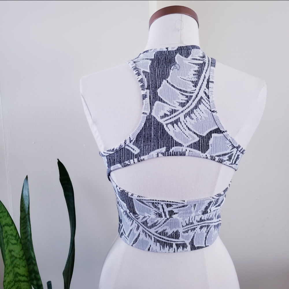 ASKYA High Neck SportsBra - M